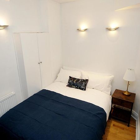 Cozy Retreat By Aresti Hotels London Ngoại thất bức ảnh