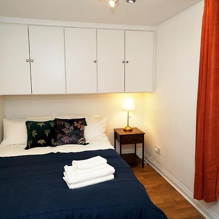 Cozy Retreat By Aresti Hotels London Ngoại thất bức ảnh